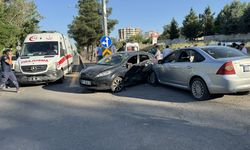 Diyarbakır'da iki otomobil çarpıştı: 7 yaralı