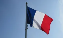 Fransa’da faaliyet gösteren 4 aşırı sağcı dernek feshedildi