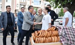CHP Genel Başkanı Özel, Memleketi Manisa’da vatandaşların dertlerini dinledi