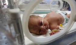 İsrail saldırısında ölen hamile kadının karnındaki bebek kurtarıldı