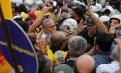 Meclis'e yürümek isteyen öğretmenler polis ablukasında: Üç kişi gözaltına alındı