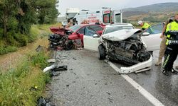 Erzincan’da iki otomobil çarpıştı: 8 yaralı