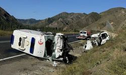 Erzurum'da ambulans ile otomobil çarpıştı: 4 ölü, 1 yaralı