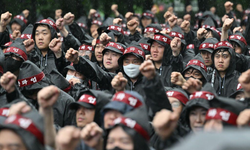 Güney Kore'de binlerce Samsung çalışanı greve çıktı