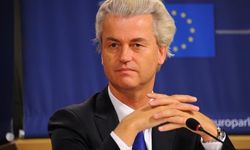 Hollanda'da ırkçı lider Wilders'ın gölgesinde aşırı sağ-merkez sağ koalisyon hükümeti kuruldu