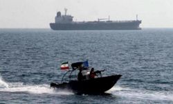 İran, Basra Körfezi'nde bir tankere el koydu