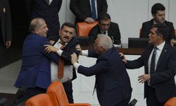 TBMM’de kavga: MHP ile İYİ Parti milletvekilleri birbirine girdi!