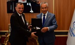 Bülent  Arınç’tan CHP'li başkan Balaban’a sürpriz ziyaret
