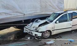 Konya'da otomobil kamyona çarptı: 4 ölü, 2 yaralı