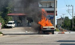 Samsun'da seyir halindeki araç alev aldı