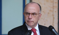 Fransa'da başbakanlık koltuğu için Bernard Cazeneuve ismi öne çıkıyor