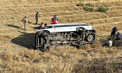 Şırnak'ta işçi servisi devrildi: 6 yaralı