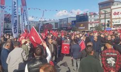 Halk Esenyurt Meydanı’nda toplanmaya başladı