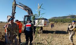 Muğla'da üreticinin 67 yıldır tarım alanı olarak kullandığı arazi, jandarma eşliğinde golf sahası yapılıyor