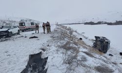 Erzurum'da iki araç çarpıştı, 2 kişi öldü, 3 kişi yaralandı