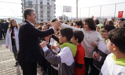 Öğrencilerden Başkan Tutdere’ye duygulandıran karşılama: Sizinle birlikte bizlere yeniden yaşama sevinci geldi