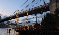 New York'ta, Meksika Donanmasına ait geminin Brooklyn Köprüsü’ne çarpması sonucu iki kişi hayatını kaybetti