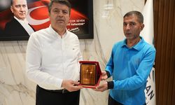 Adıyaman Belediyesi personelinden “İnsanlık ölmedi” dedirten davranış: bulduğu cüzdanı sahibine teslim etti