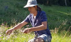 Doktor Orçun Törer Akdeniz'in şifalı bitkilerini The Farm'da anlatıyor