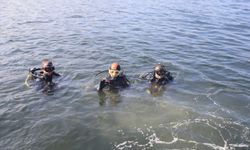 Gemlik Körfezi’nde dalgıçlardan dip temizliği