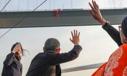 Özgür Özel, Boğaz Köprüsü’nden geçerken köprüye “İmamoğlu’na özgürlük” pankartı asıldı