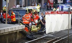 Almanya'nın Stuttgart kentinde bir araç kalabalığa daldı, 1 kişi öldü 8 yaralı