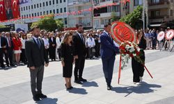 CHP Manisa Örgütü Cumhuriyet Meydanı'nda gençler için buluştu