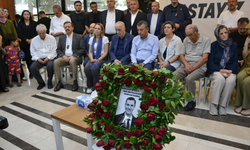 Özgür Özel ile Nurcan Zeyrek, Manisa'da taziyeleri kabul ediyor