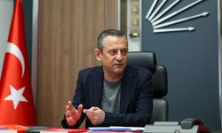 Özgür Özel: Çocukları için sıkıntılara göğüs geren tüm babaların Babalar Günü kutlu olsun