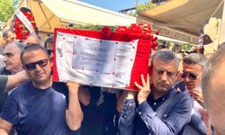 Yüz binler Başkan Zeyrek’i seçim zaferini yaşadığı Cumhuriyet Meydanı'ndan dualarla uğurladı
