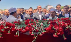 DEM Parti Eş Genel Başkanı Tuncer Bakırhan, Ferdi Zeyrek'in cenaze törenine katıldı