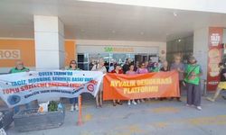 Ayvalık'ta Migros önünde 'Queen Flowers' protestosu: Kadının gözyaşıyla üretiliyor, boykot edelim