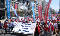 İzmir'de işçilerden, İzBB'nin işten çıkarma kararına karşı yürüyüş