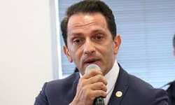 AKP'li Mücahit: Cumhuriyet kazanımları neden şapkadan ibaret kaldı, mimari oluşamadı?