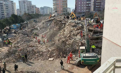 Hatay Kasaplar Apartmanı davası: 23 ölüme rağmen tutuklu sanık yok; aileler 3 yıldır adalet bekliyor