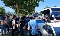 Süleymaniye'de düzenlenecek silah bırakma töreni için Diyarbakır'dan dört otobüs hareket etti