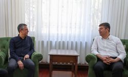 CHP Genel Başkanı Özgür Özel’den Tutdere’ye destek ziyareti: Böyle bir uygulama, aslında tüm şehri cezalandırmaktır