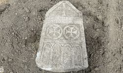 Çorum'da kanal kazısında tarihi mezar taşı bulundu