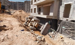 Malatya TOKİ şantiyesinde iş makinesi devrildi, operatör hayatını kaybetti