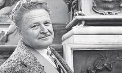 MİT, Nâzım Hikmet'e ait olduğu düşünülen arşiv belgesini paylaştı