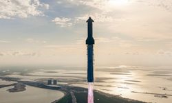 SpaceX'in Starship roketi, 10’uncu test uçuşunu başarıyla tamamladı
