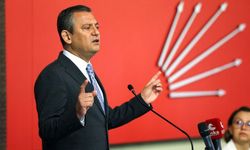 Özel’den gazeteci Arı’nın gözaltısına alınmasına tepki: Gazetecilik suç değildir