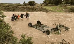 İzmir Foça'da afet: 90 dakikada 144 kg yağış düştü, Valilik 1 kişinin kayıp olduğunu duyurdu