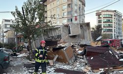 Kocaeli'nin Gebze ilçesinde çöken binada 2 kişinin cansız bedenine ulaşıldı