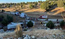 Mersin’de işçi servisi şarampole devrildi: 5 ölü, 14 yaralı