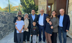 Özgürlüğüne kavuşan Esenyurt Belediye Başkanı Ahmet Özer, Ekrem İmamoğlu'nun anne babasını ziyaret etti