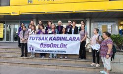 Antalya Kadın Platformu, ‘tutsak’ kadınlara kart gönderdi: Erkek-devlet şiddetine karşı dayanışmayı büyütüyoruz