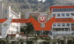 Gümüşhane'de 4 saatlik pazarlık: Kadın personeli rehin alan saldırgan teslim oldu