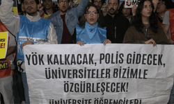 İzmir'de YÖK protestosu: Kayyum Rektörler, eli palalı çetelerle öğrenciyi susturmaya çalışıyor