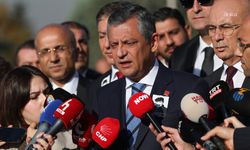 Özgür Özel'den Cevdet Yılmaz'a bütçe tepkisi: Eksi büyüme olmaz, küçülme olur